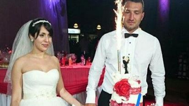 Младоженци дариха парите от сватбата си за благотворителност